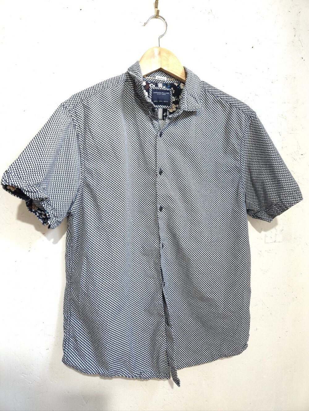 Denim & Flower Navy and White Short-Sleeve Geometric Button-Down
